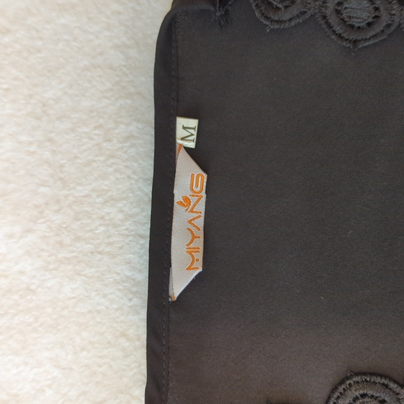 Woman's Lace Beach Coverup - Picture 9 of 10